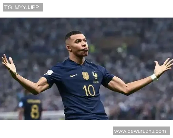 法国足球历史上第一位球星的崛起与辉煌传奇